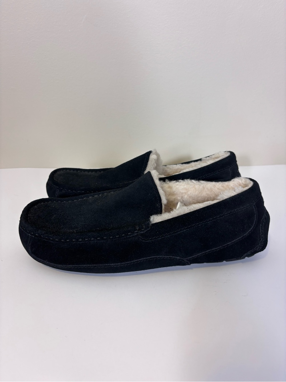 UGG Men's Black Suede Slip-On Moccasin with Shearling Lining 10